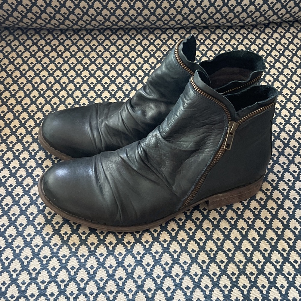Miz Mooz Black Leather Ankle Boots